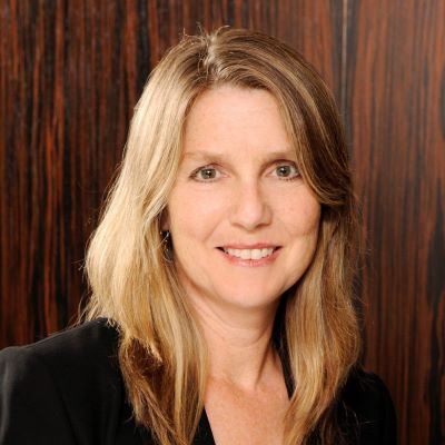 Robin Greenwald headshot